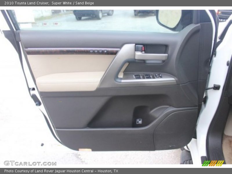 Super White / Sand Beige 2010 Toyota Land Cruiser