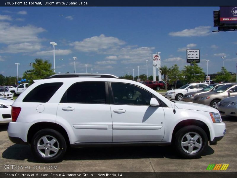 Bright White / Sand Beige 2006 Pontiac Torrent