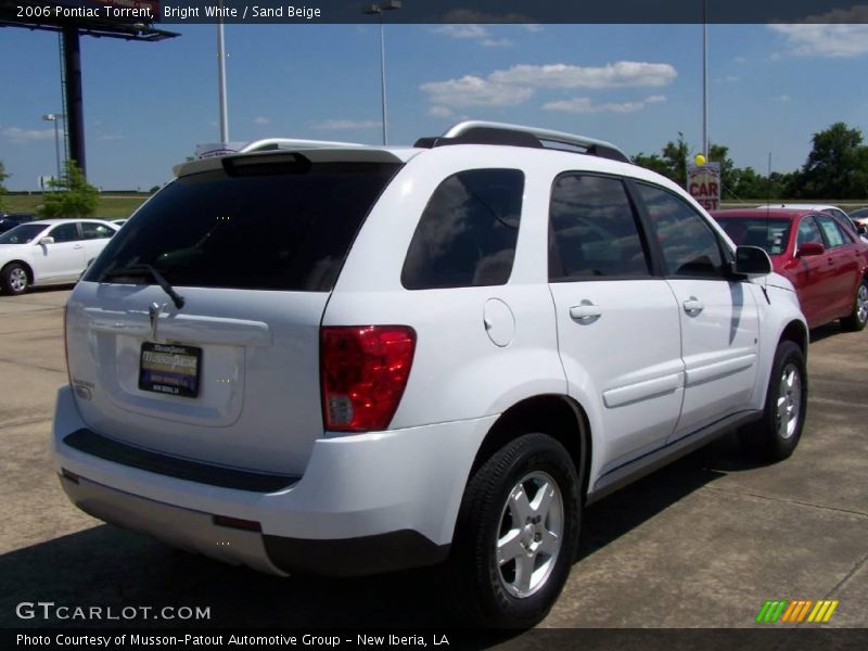 Bright White / Sand Beige 2006 Pontiac Torrent