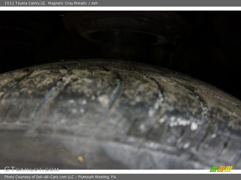 Magnetic Gray Metallic / Ash 2011 Toyota Camry LE