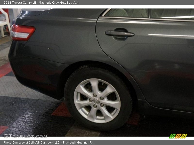 Magnetic Gray Metallic / Ash 2011 Toyota Camry LE