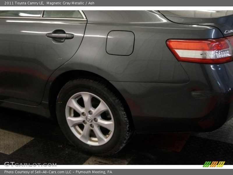 Magnetic Gray Metallic / Ash 2011 Toyota Camry LE