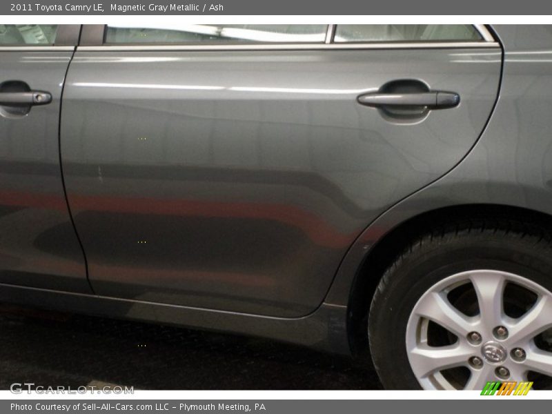 Magnetic Gray Metallic / Ash 2011 Toyota Camry LE