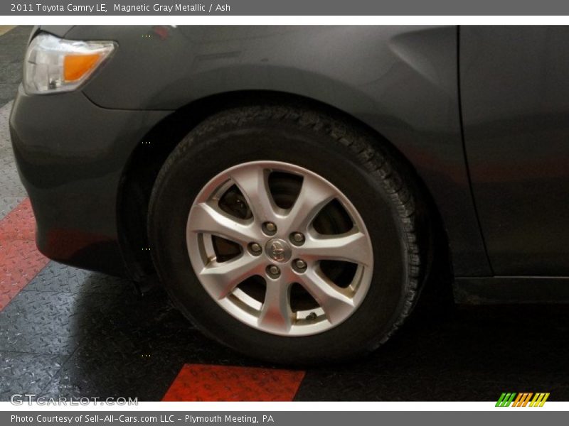 Magnetic Gray Metallic / Ash 2011 Toyota Camry LE