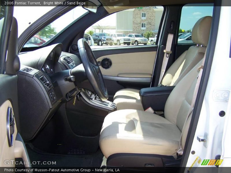 Bright White / Sand Beige 2006 Pontiac Torrent
