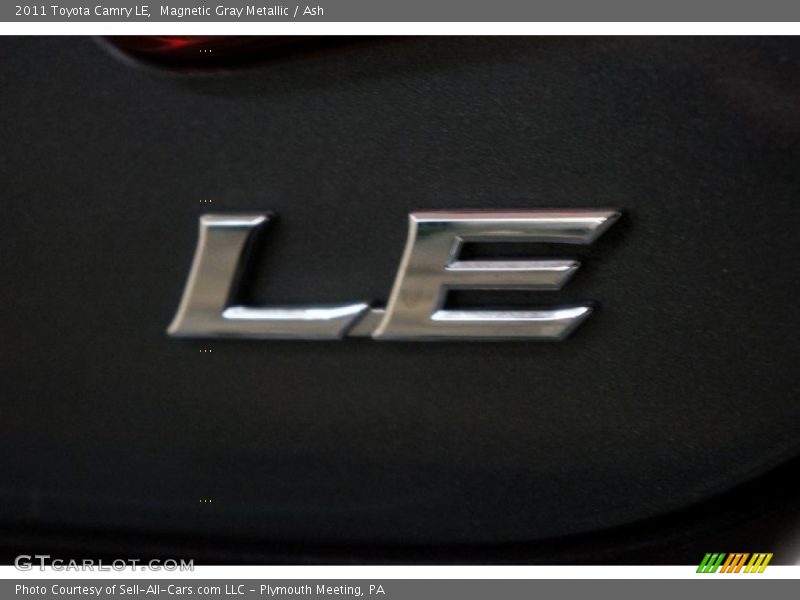 Magnetic Gray Metallic / Ash 2011 Toyota Camry LE
