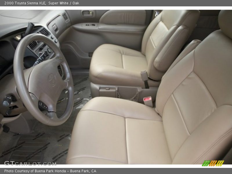 Super White / Oak 2000 Toyota Sienna XLE