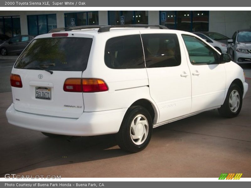Super White / Oak 2000 Toyota Sienna XLE