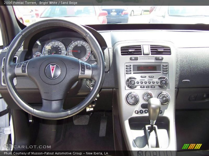Bright White / Sand Beige 2006 Pontiac Torrent