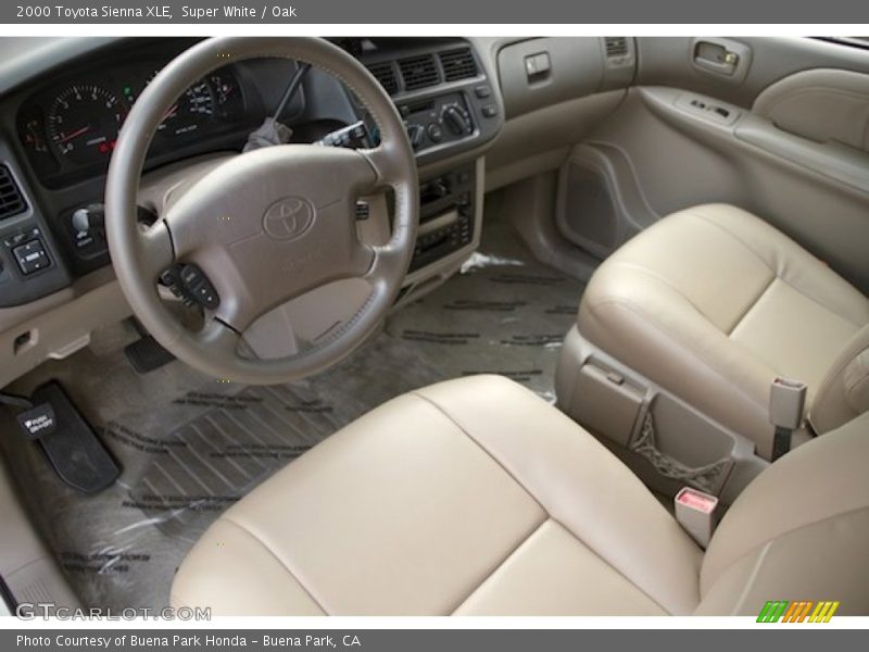 Super White / Oak 2000 Toyota Sienna XLE