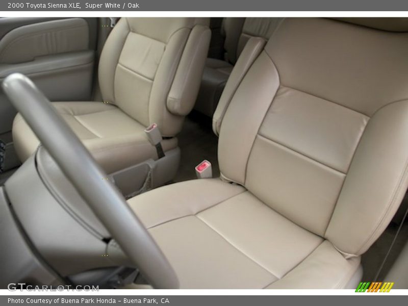 Super White / Oak 2000 Toyota Sienna XLE