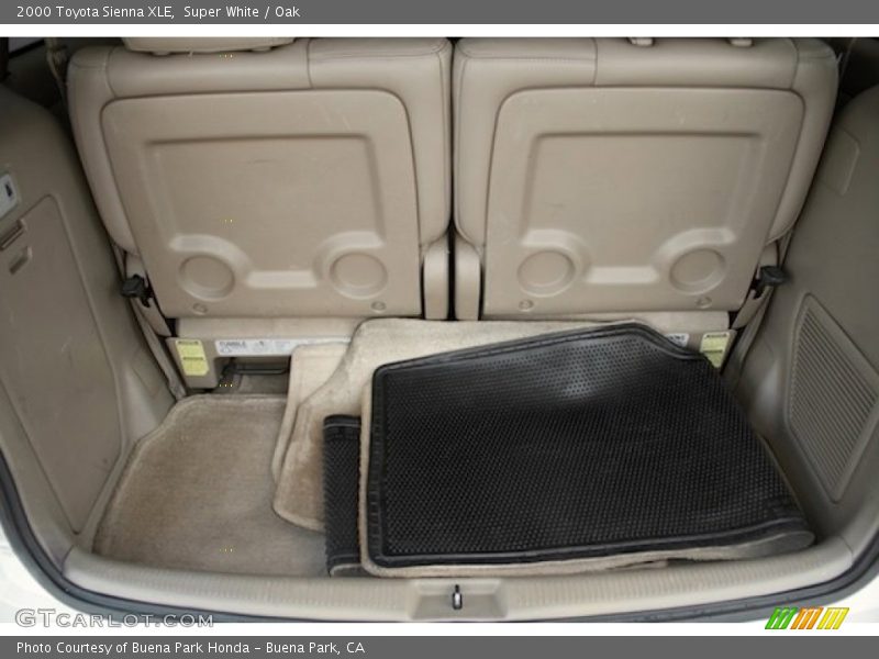 Super White / Oak 2000 Toyota Sienna XLE