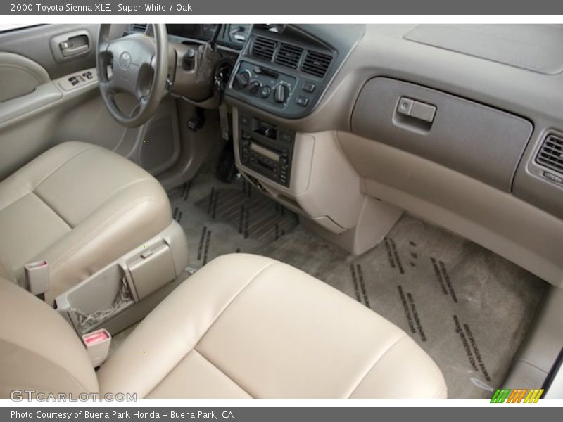 Super White / Oak 2000 Toyota Sienna XLE