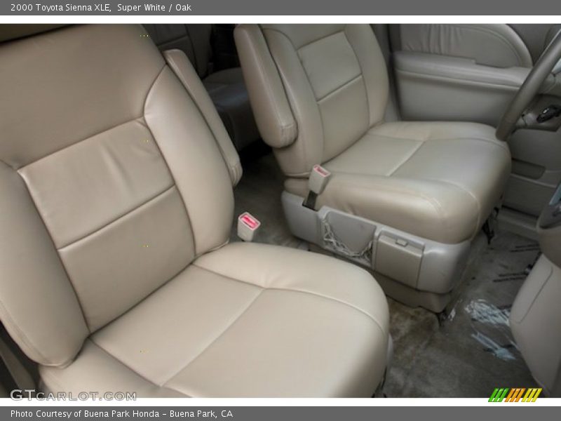 Super White / Oak 2000 Toyota Sienna XLE