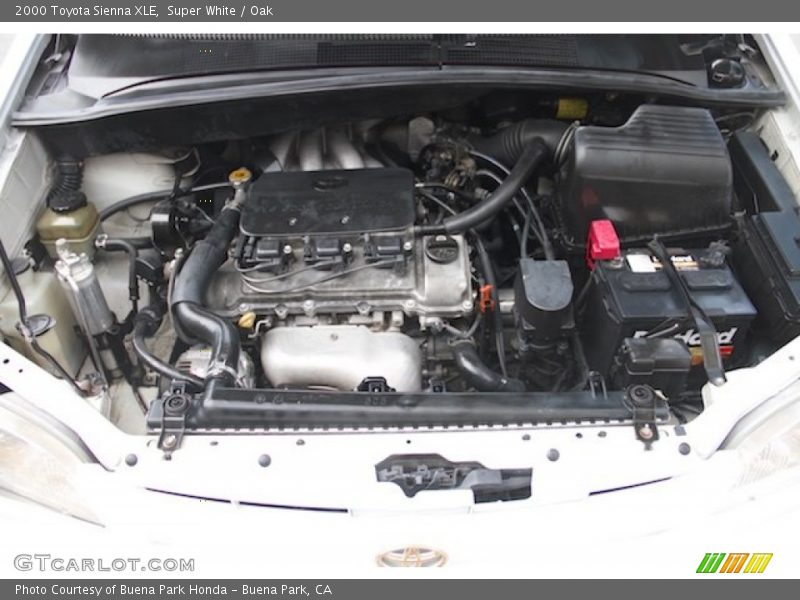 Super White / Oak 2000 Toyota Sienna XLE