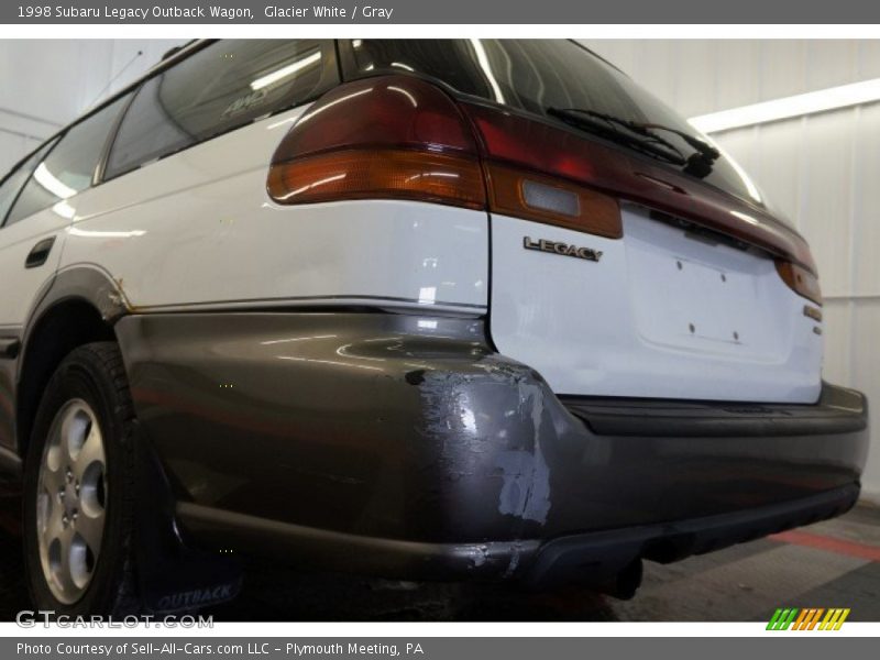 Glacier White / Gray 1998 Subaru Legacy Outback Wagon