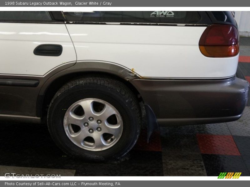 Glacier White / Gray 1998 Subaru Legacy Outback Wagon