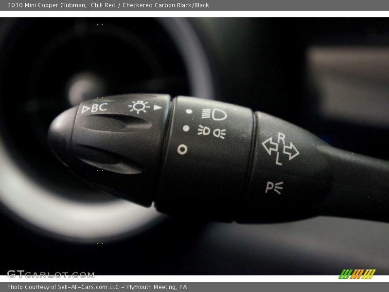 Chili Red / Checkered Carbon Black/Black 2010 Mini Cooper Clubman