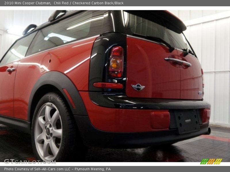 Chili Red / Checkered Carbon Black/Black 2010 Mini Cooper Clubman