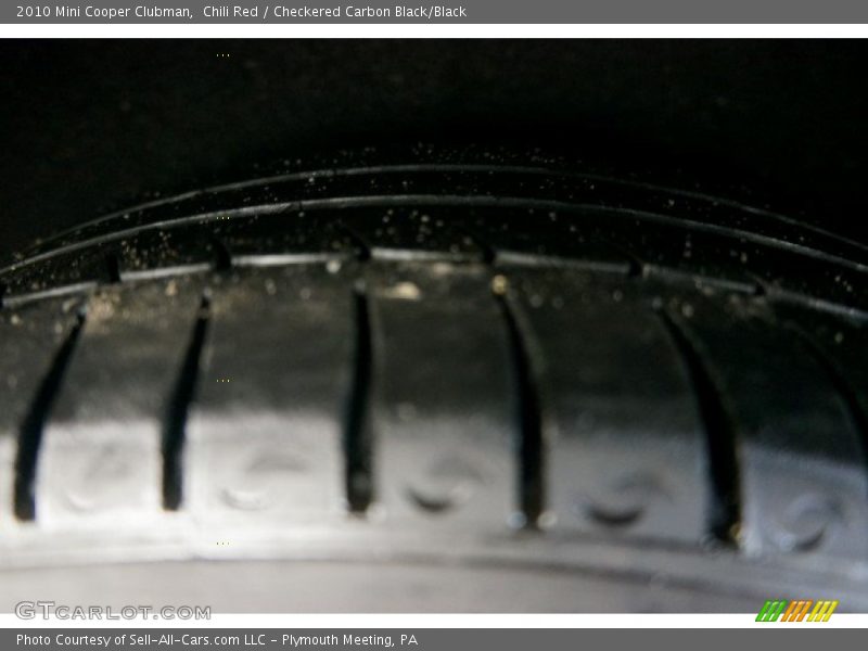 Chili Red / Checkered Carbon Black/Black 2010 Mini Cooper Clubman