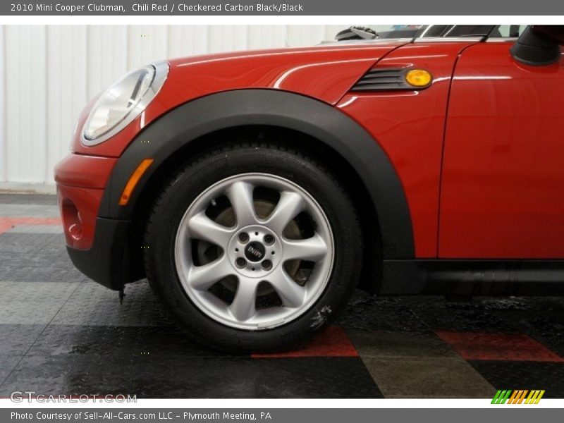 Chili Red / Checkered Carbon Black/Black 2010 Mini Cooper Clubman