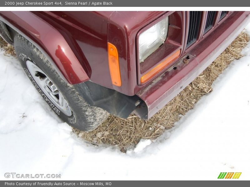 Sienna Pearl / Agate Black 2000 Jeep Cherokee Sport 4x4