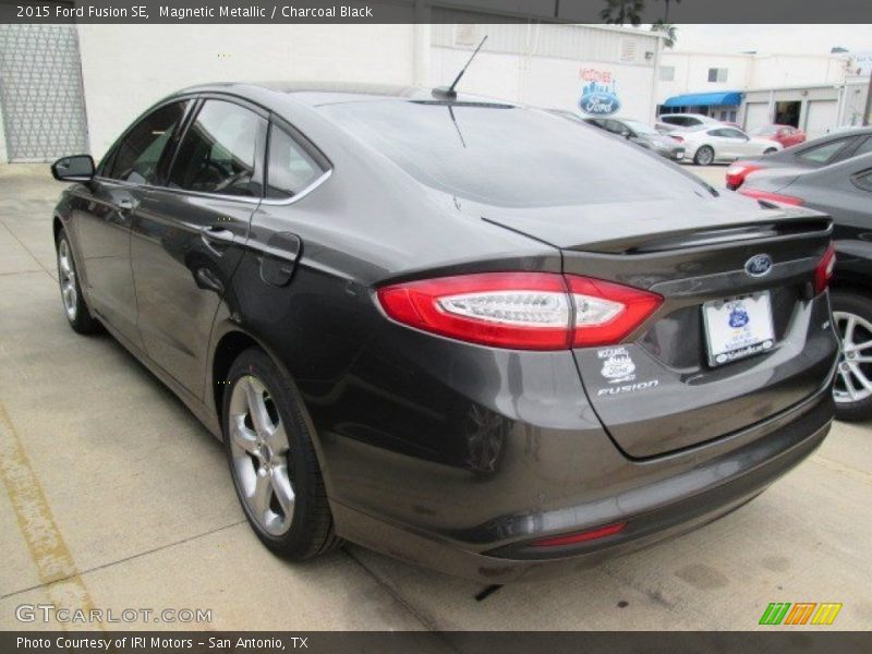 Magnetic Metallic / Charcoal Black 2015 Ford Fusion SE