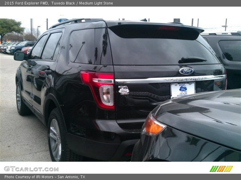 Tuxedo Black / Medium Light Stone 2015 Ford Explorer FWD