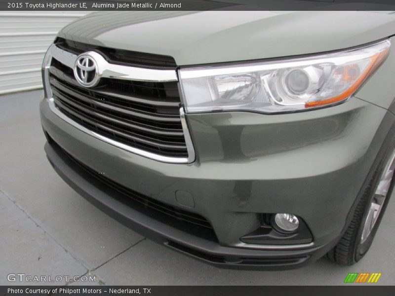 Alumina Jade Metallic / Almond 2015 Toyota Highlander LE