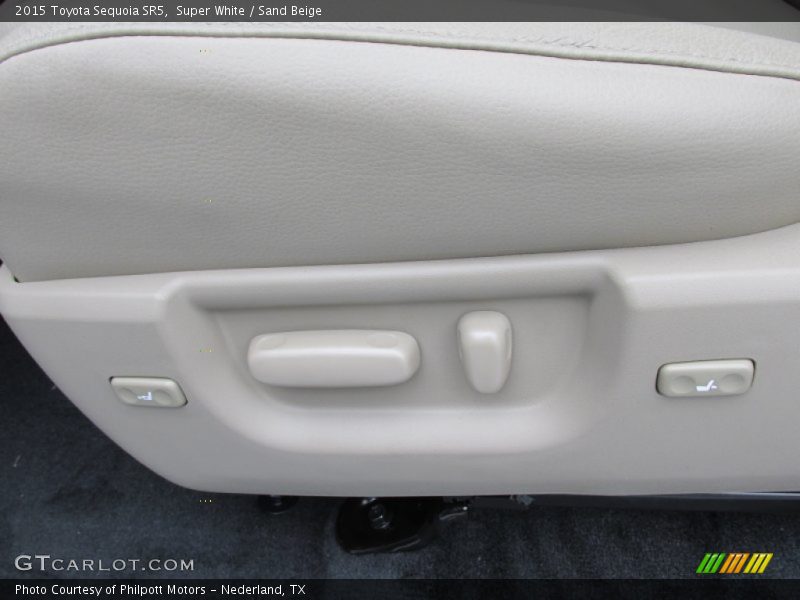 Super White / Sand Beige 2015 Toyota Sequoia SR5