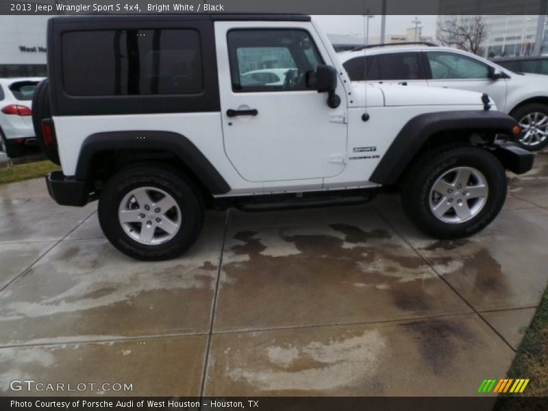 Bright White / Black 2013 Jeep Wrangler Sport S 4x4
