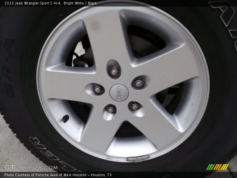 Bright White / Black 2013 Jeep Wrangler Sport S 4x4