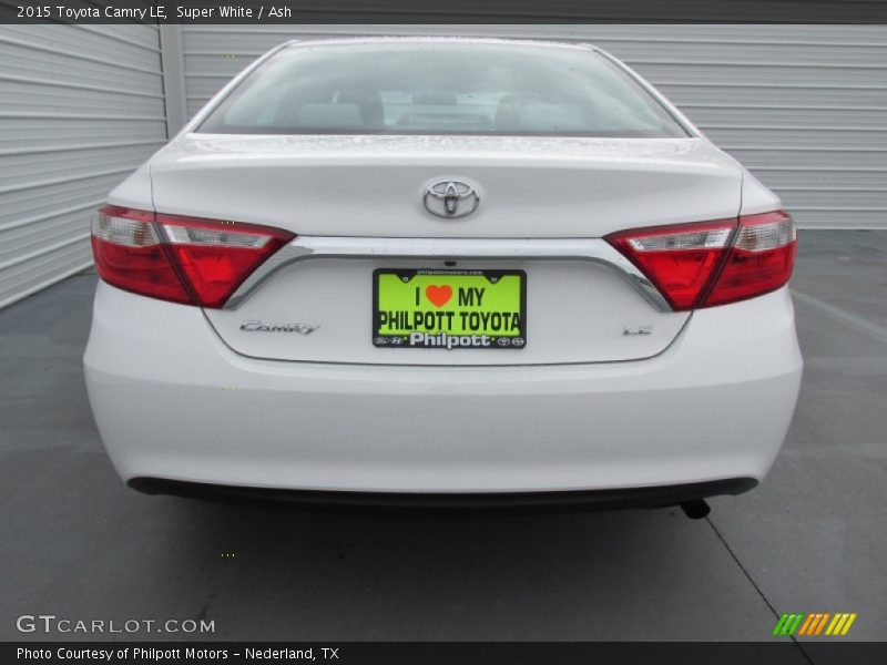 Super White / Ash 2015 Toyota Camry LE