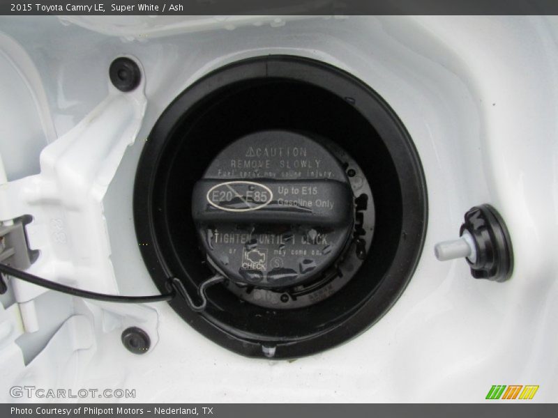 Super White / Ash 2015 Toyota Camry LE