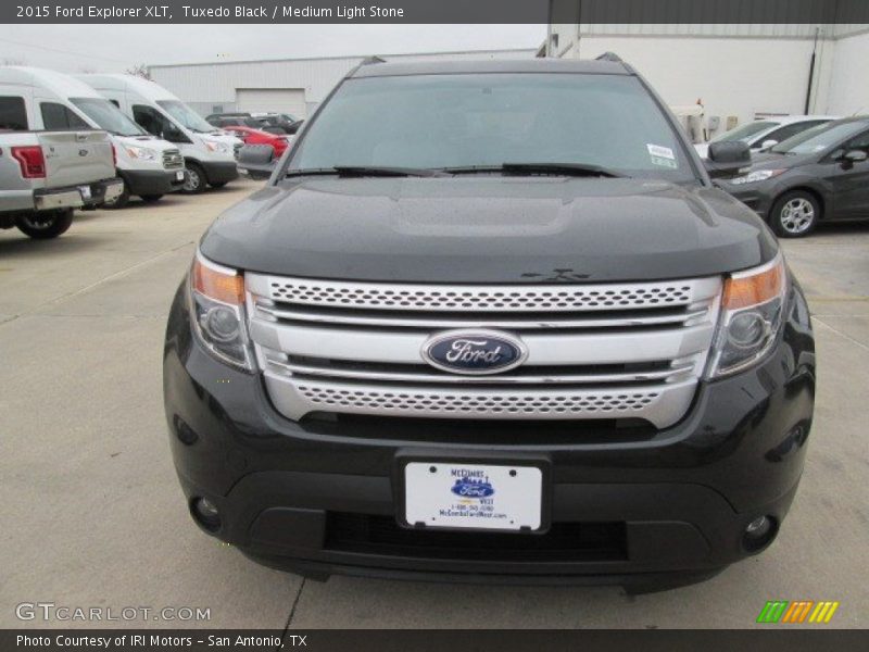 Tuxedo Black / Medium Light Stone 2015 Ford Explorer XLT