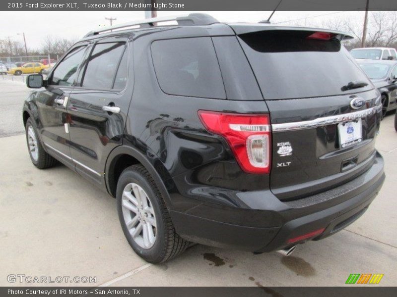 Tuxedo Black / Medium Light Stone 2015 Ford Explorer XLT