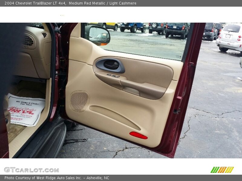 Medium Red Metallic / Light Cashmere 2004 Chevrolet TrailBlazer LT 4x4