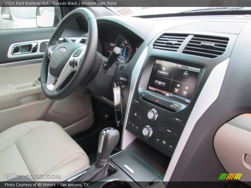Tuxedo Black / Medium Light Stone 2015 Ford Explorer XLT