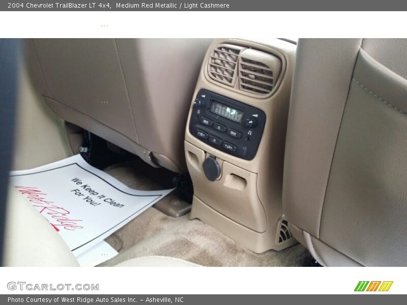 Medium Red Metallic / Light Cashmere 2004 Chevrolet TrailBlazer LT 4x4