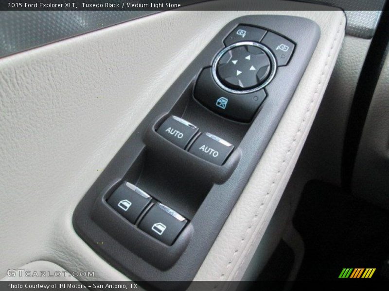 Tuxedo Black / Medium Light Stone 2015 Ford Explorer XLT