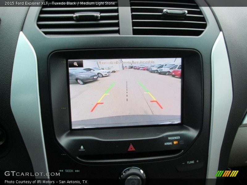 Tuxedo Black / Medium Light Stone 2015 Ford Explorer XLT