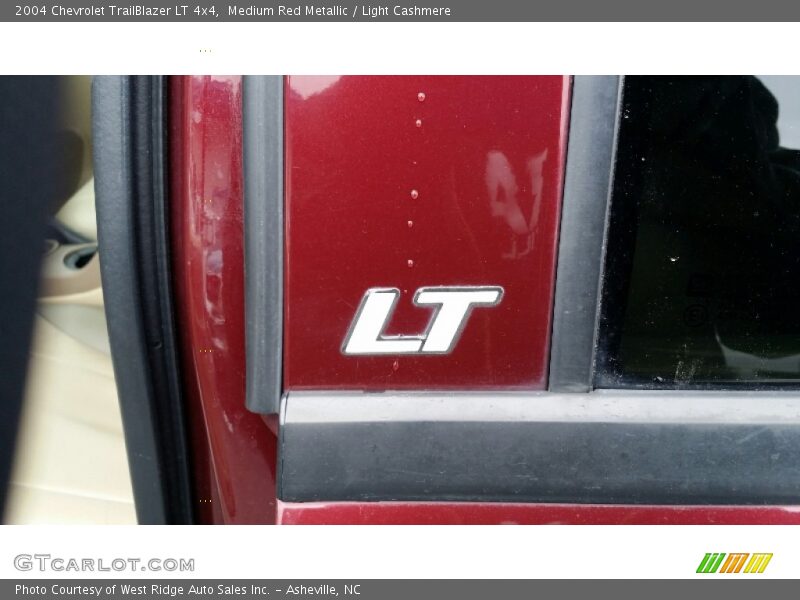 Medium Red Metallic / Light Cashmere 2004 Chevrolet TrailBlazer LT 4x4
