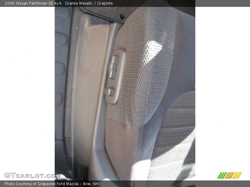 Granite Metallic / Graphite 2006 Nissan Pathfinder SE 4x4