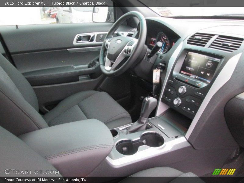 Tuxedo Black / Charcoal Black 2015 Ford Explorer XLT