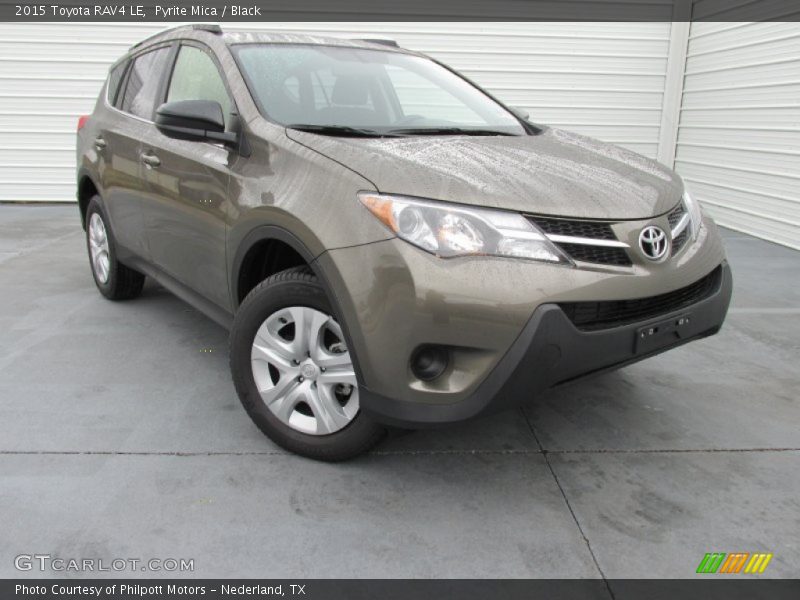 Front 3/4 View of 2015 RAV4 LE