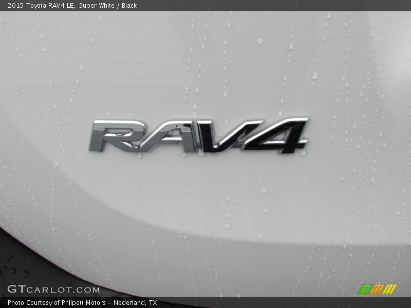 Super White / Black 2015 Toyota RAV4 LE