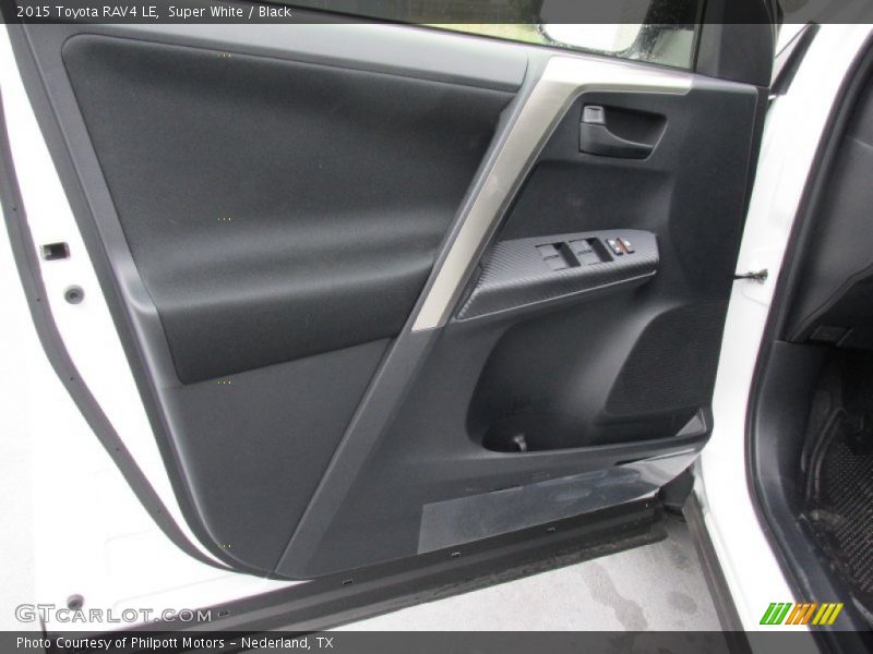 Super White / Black 2015 Toyota RAV4 LE