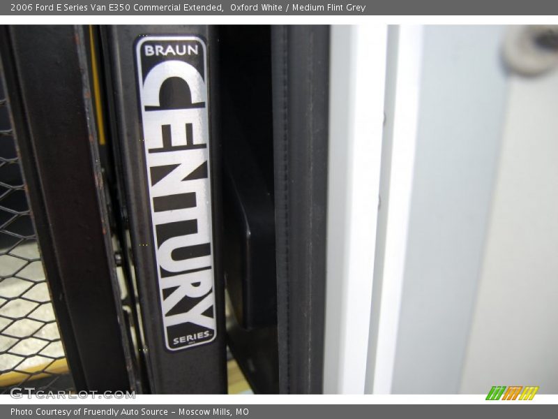 Oxford White / Medium Flint Grey 2006 Ford E Series Van E350 Commercial Extended