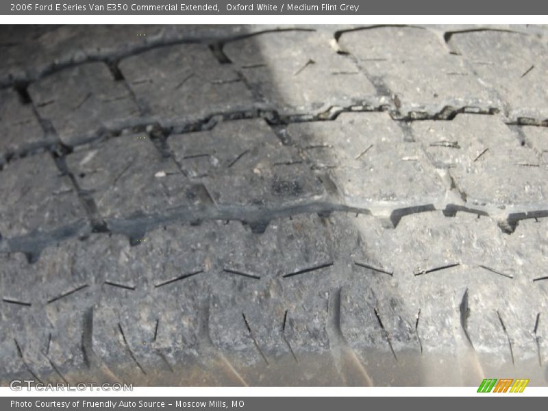 Oxford White / Medium Flint Grey 2006 Ford E Series Van E350 Commercial Extended