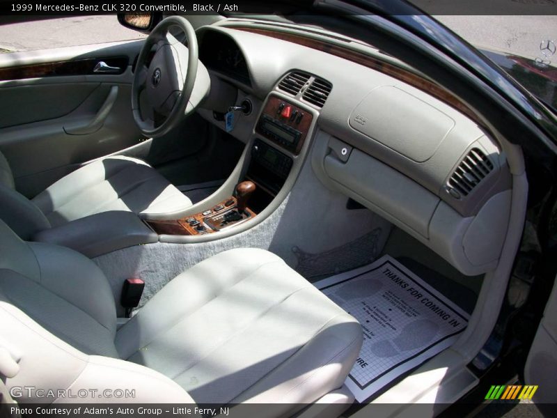 Black / Ash 1999 Mercedes-Benz CLK 320 Convertible